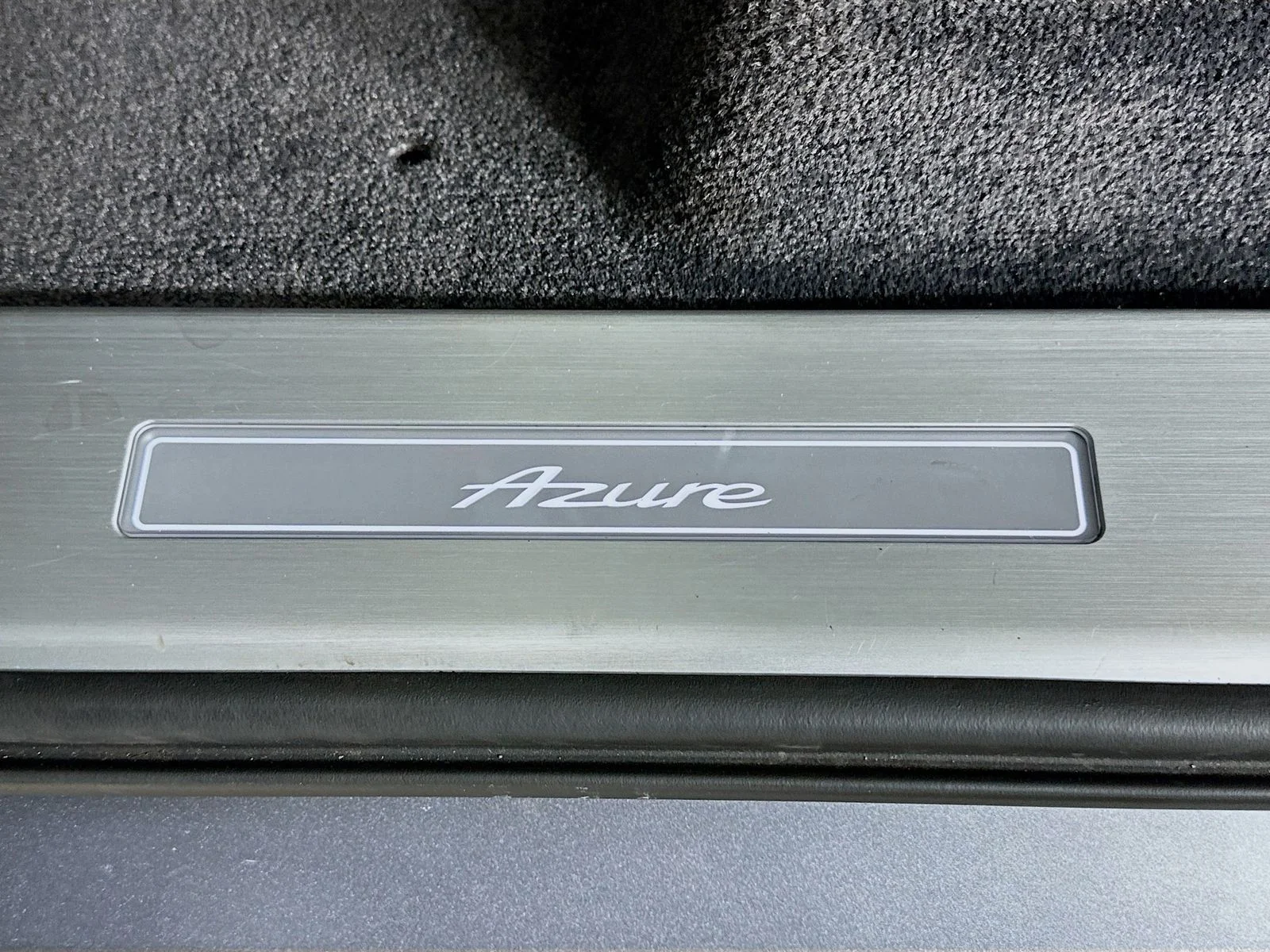 Used 2023 Silver Bentley  image 60