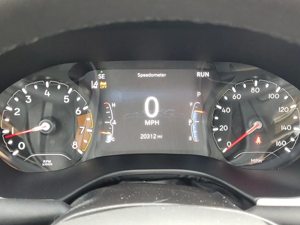 Used 2024  Jeep Limited image 13