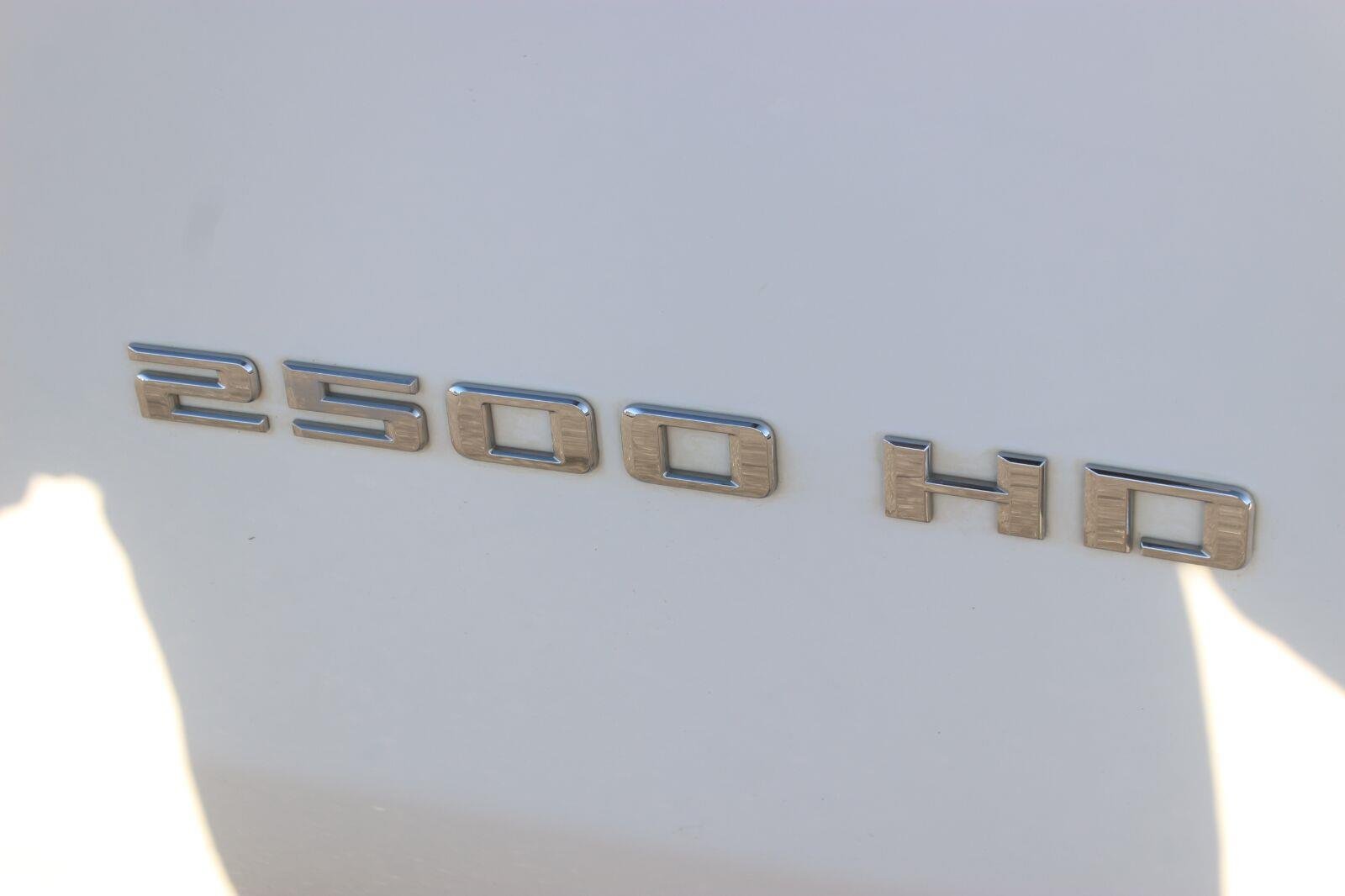 Used 2025 Summit White Chevrolet WT image 11