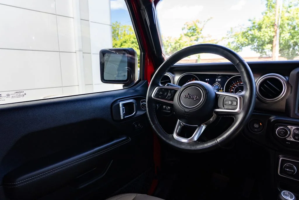 Used 2018 Red Jeep Unlimited Sahara image 13