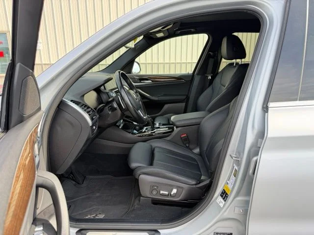 Used 2021 Silver BMW xDrive30i image 14
