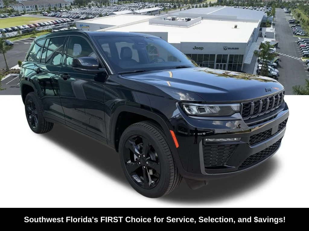 New 2026 Diamond Black Crystal Pearlcoat Jeep Limited image 2