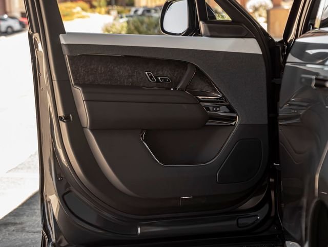 New 2026 Carpathian Grey LAND ROVER Dynamic SE image 12