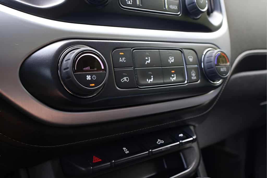 Used 2022 Black GMC Elevation image 22