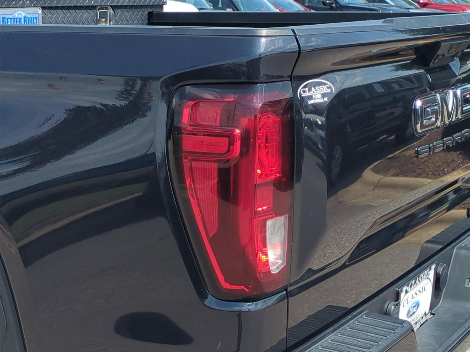 Used 2024 Onyx Black GMC Elevation image 12