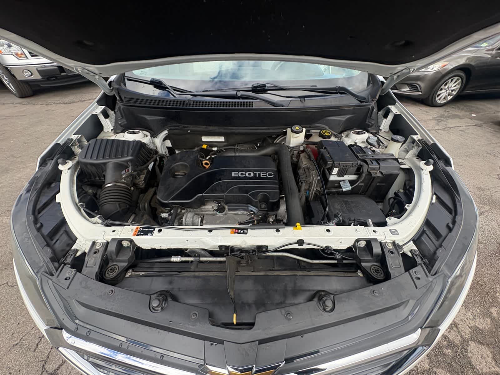 Used 2019 Summit White Chevrolet LS image 25
