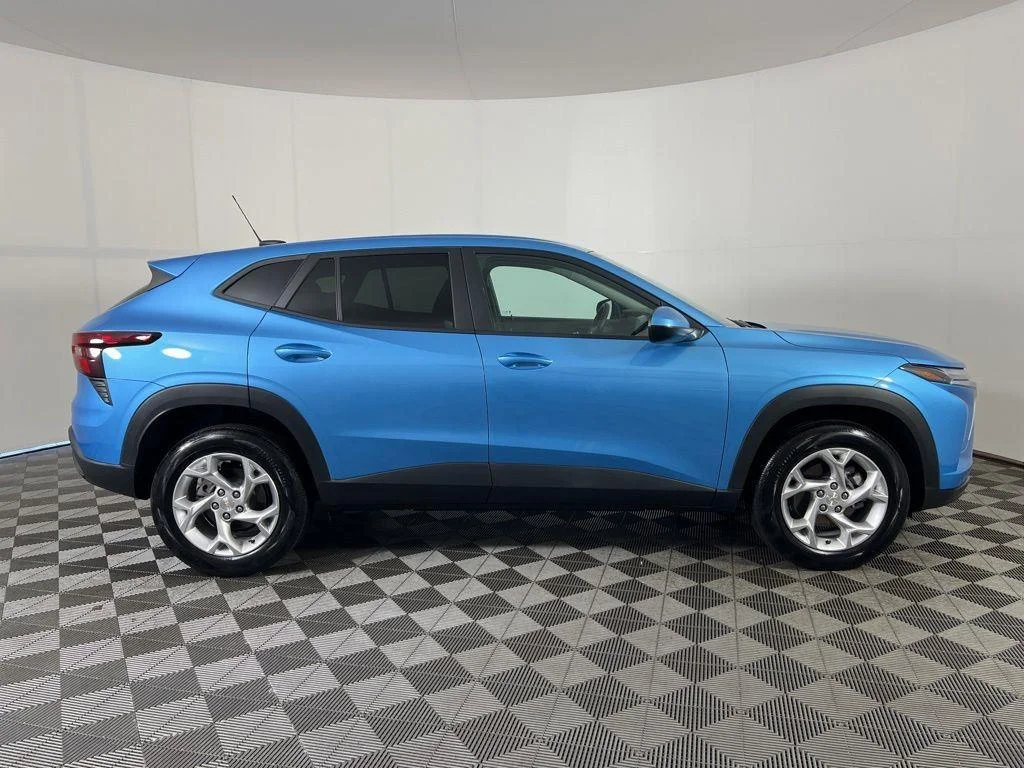 Used 2025 Marina Blue Chevrolet LS image 21