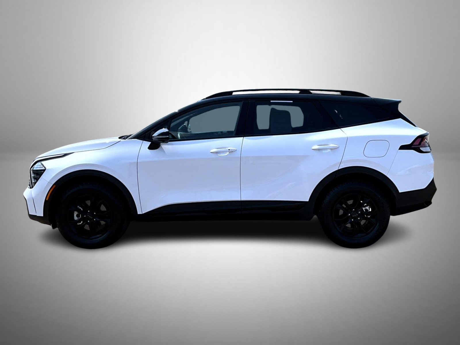Used 2025 White Kia X-Pro Prestige image 8