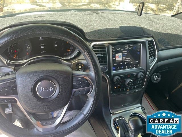 Used 2018 Diamond Black Crystal Pearlcoat Jeep Altitude image 10