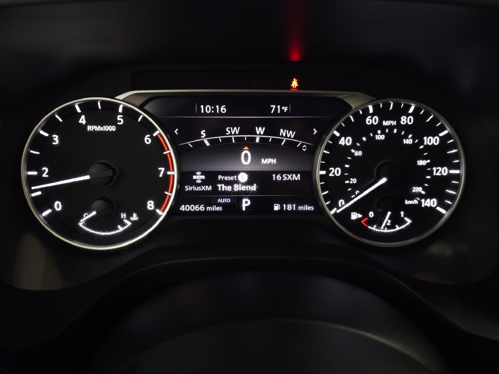 Used 2023 White Nissan SL image 21