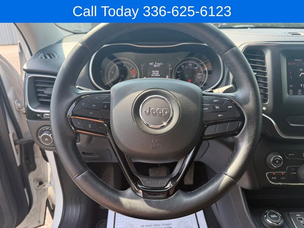 Used 2020 White Jeep Latitude Plus image 16