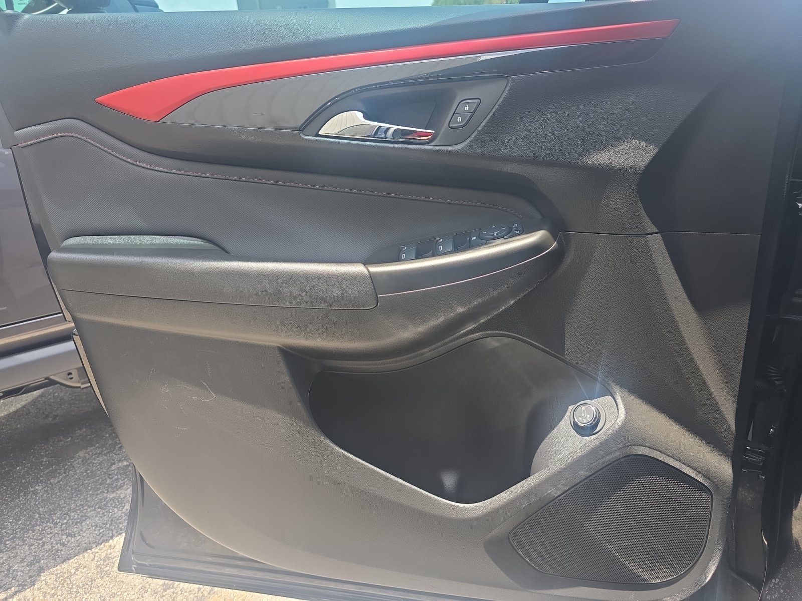 Used 2025 Mosaic Black Metallic Chevrolet RS image 27
