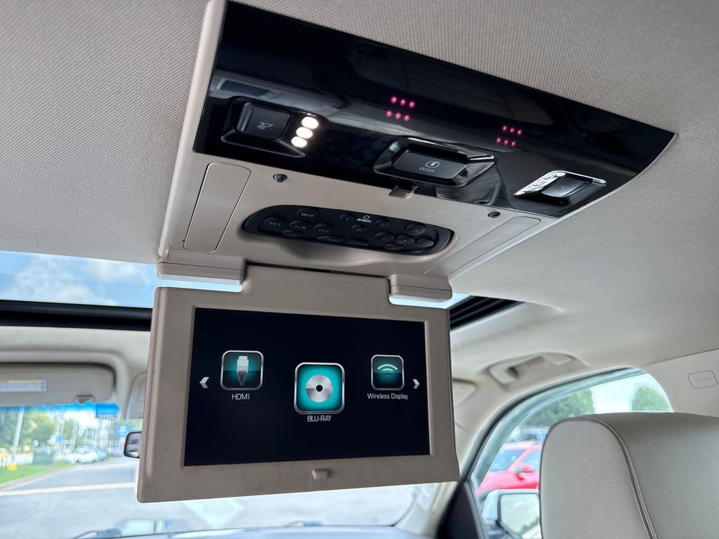 Used 2019 White GMC Denali image 21