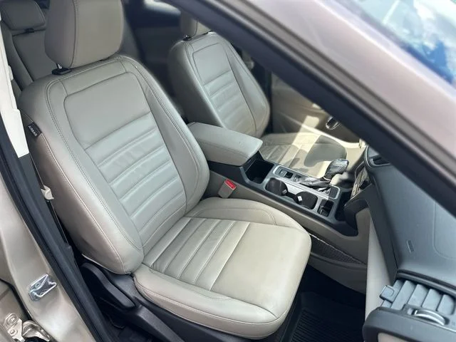 Used 2018 Gold Ford SEL image 27