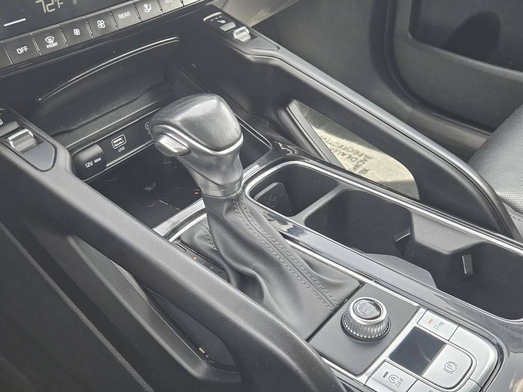 Used 2024 White Kia S image 19