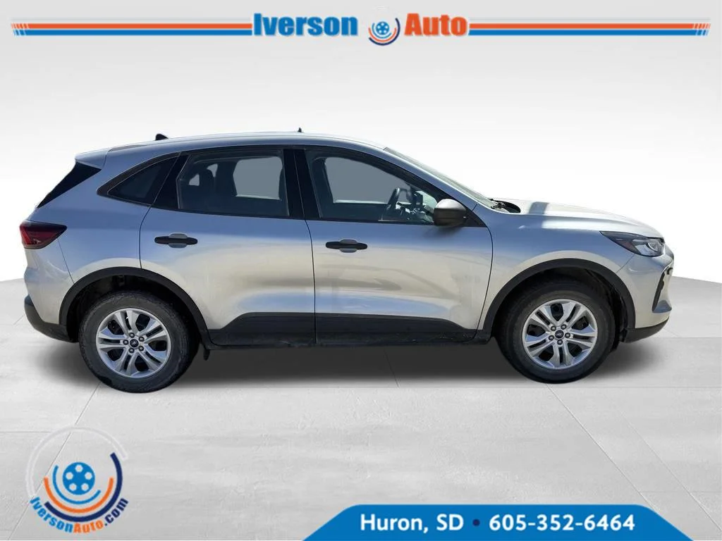 Used 2023 Silver Ford Base image 3