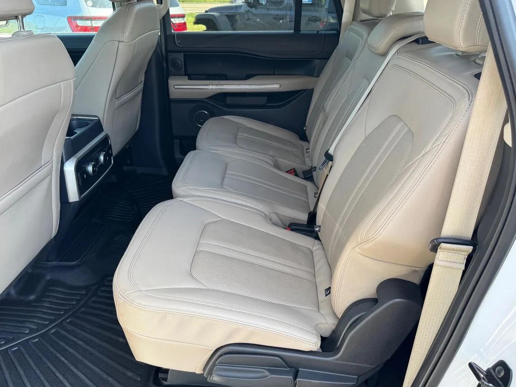 Used 2023 White Ford Limited image 10