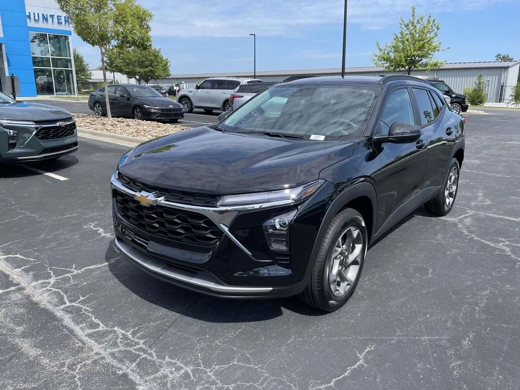 New 2026 Mosaic Black Metallic Chevrolet LT image 3