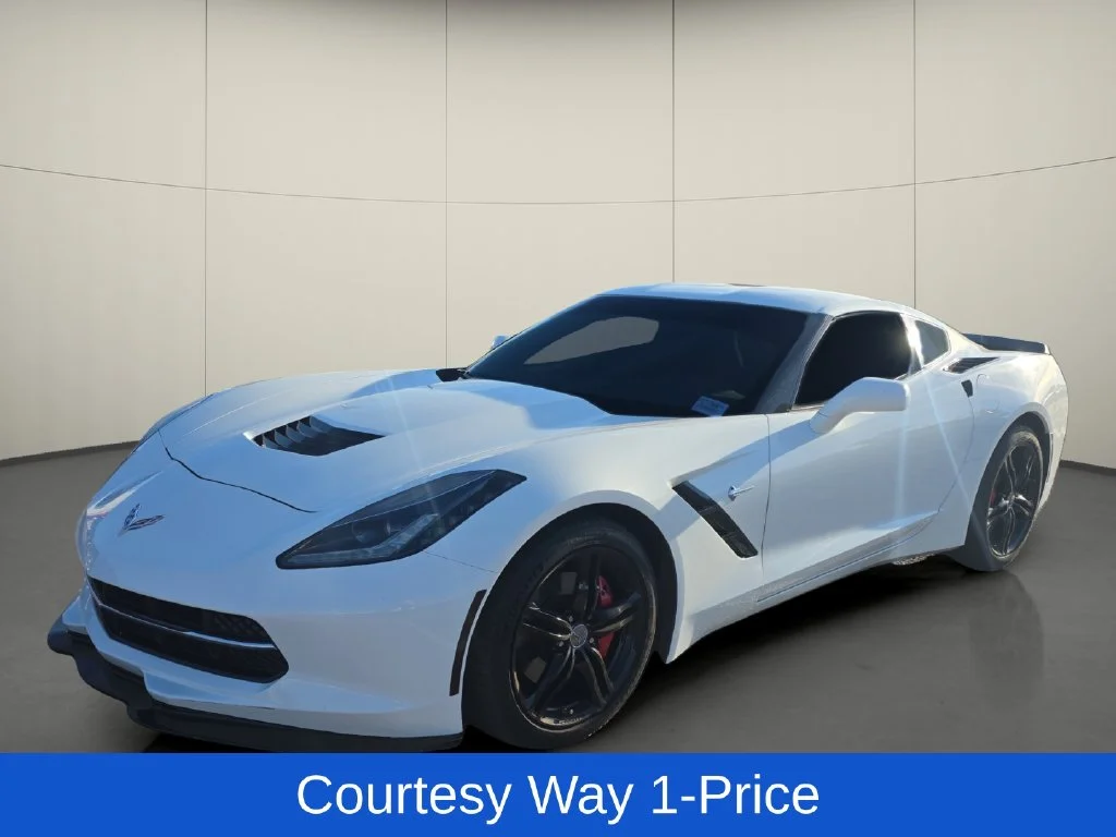 Used 2017 White Chevrolet Stingray image 4
