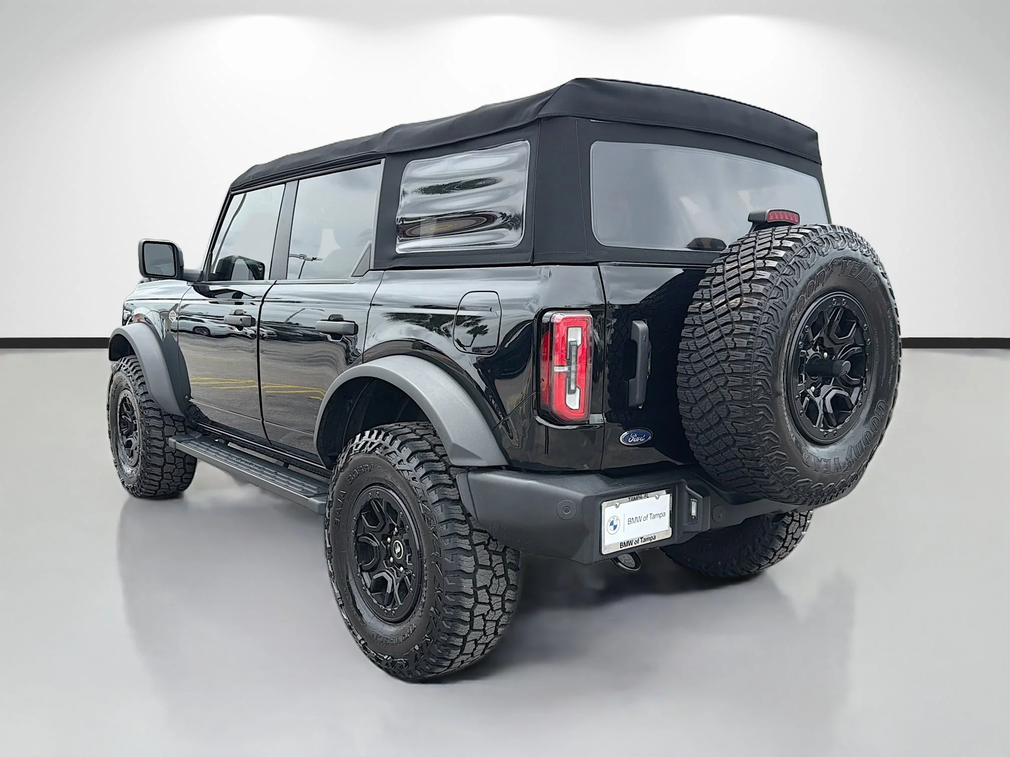 Used 2022 Shadow Black Ford Wildtrak image 5
