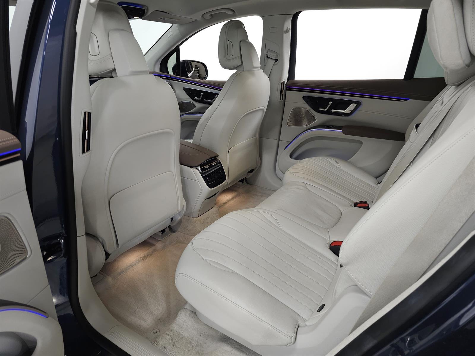 Used 2023 Blue Mercedes-Benz EQS 450 4MATIC® image 38