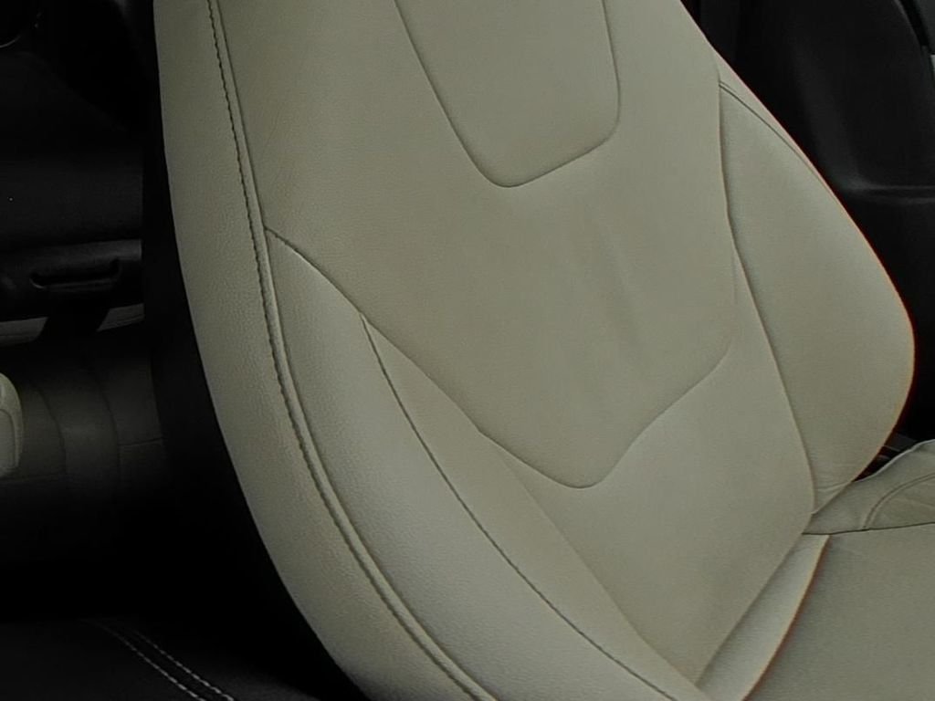 Used 2019 White Ford Titanium image 24