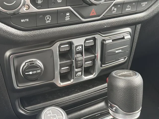 New 2026 Reign Exterior Paint Jeep Sport S image 25