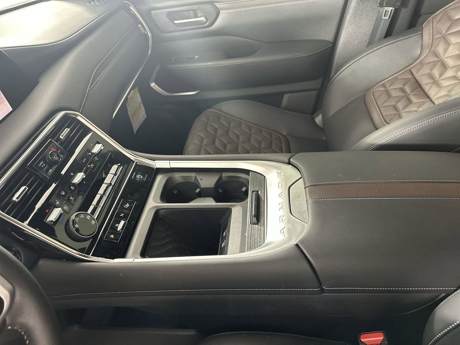 2025 Nissan Armada Platinum - Photo 21