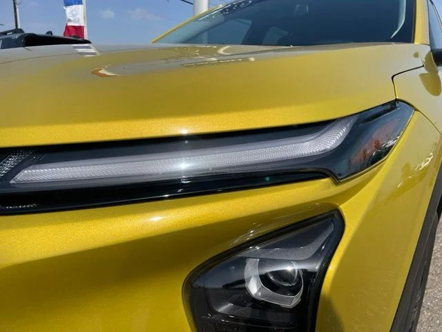 Used 2025 Yellow Chevrolet ACTIV image 4