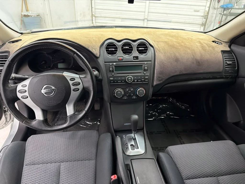 Used 2009 Silver Nissan 3.5 SE image 25