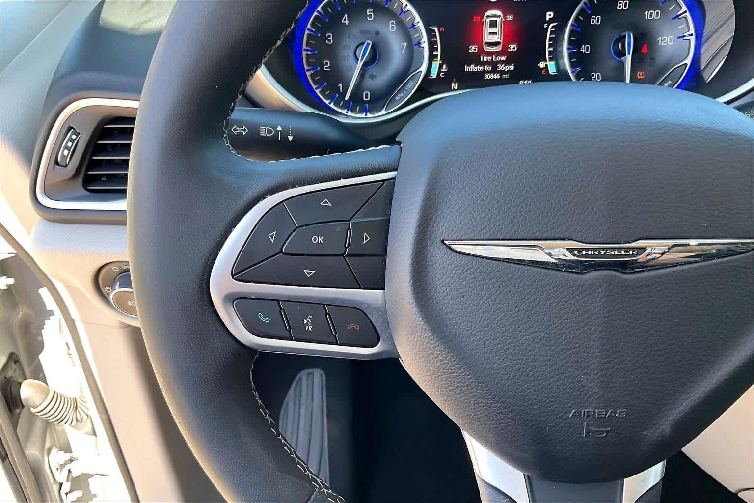 Used 2024 Silver Mist Clearcoat Chrysler Touring L image 23