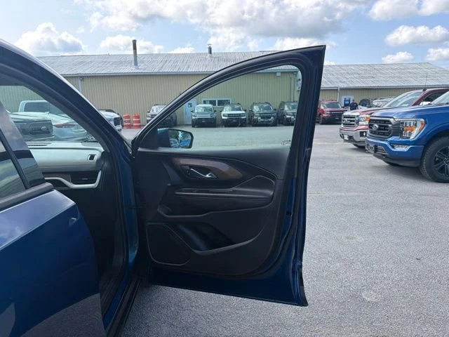 Used 2019 Blue Emerald Metallic GMC SLE image 32