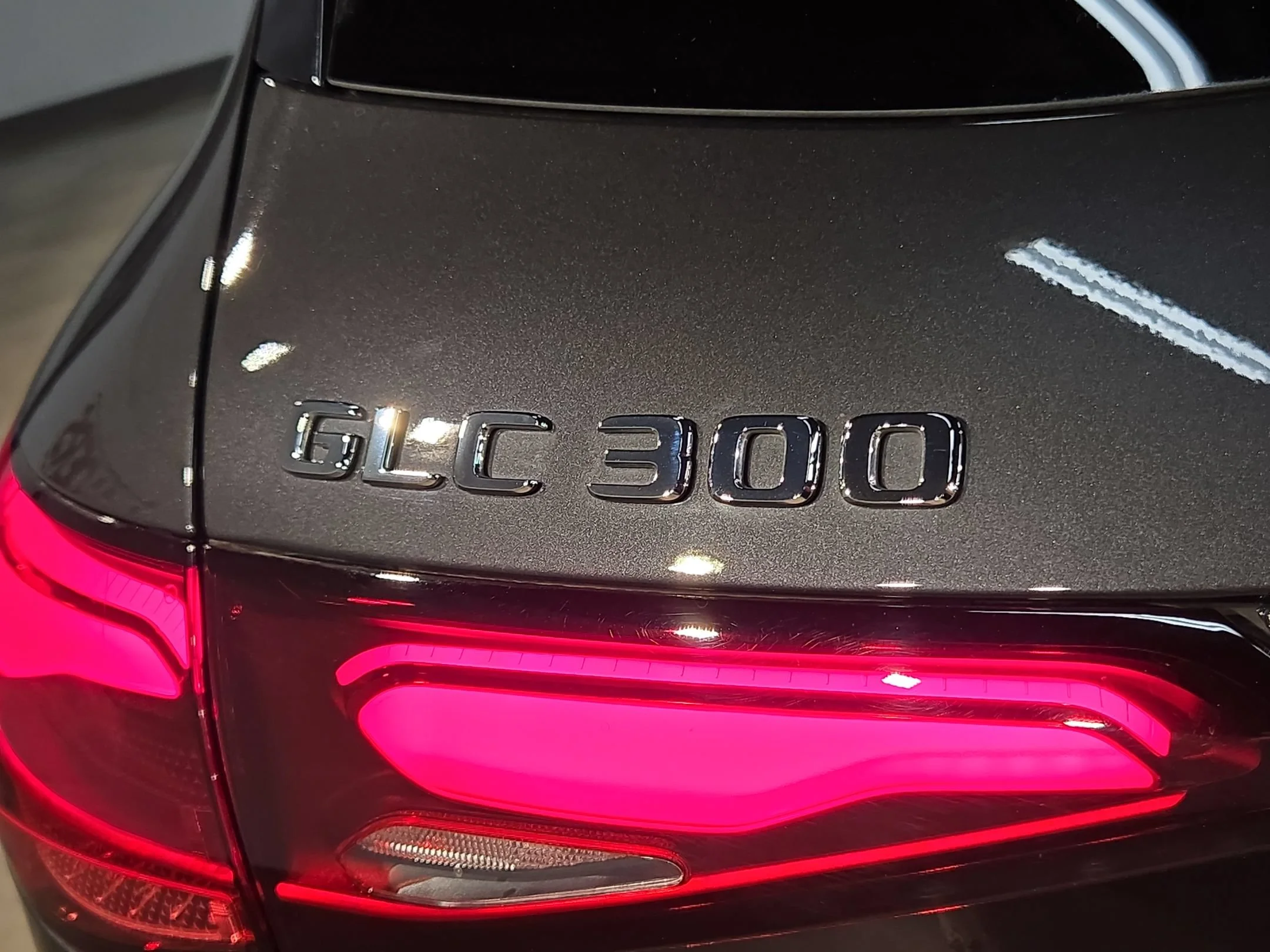 Used 2024 Graphite Grey Metallic Mercedes-Benz GLC 300 image 38