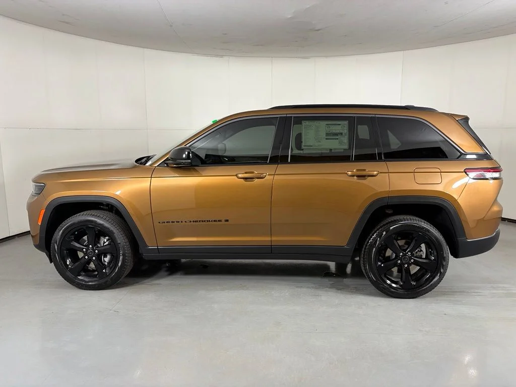 New 2027 Brown Jeep Limited image 5