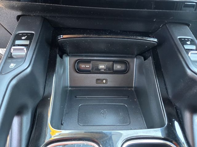 Used 2022 White Kia SX image 16