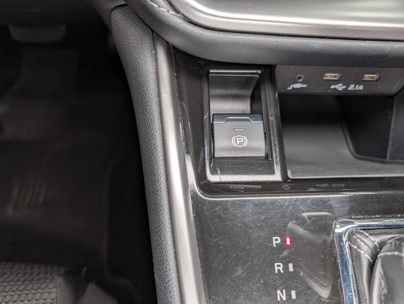 Used 2021 Magnetite Gray Metallic Subaru Premium image 28