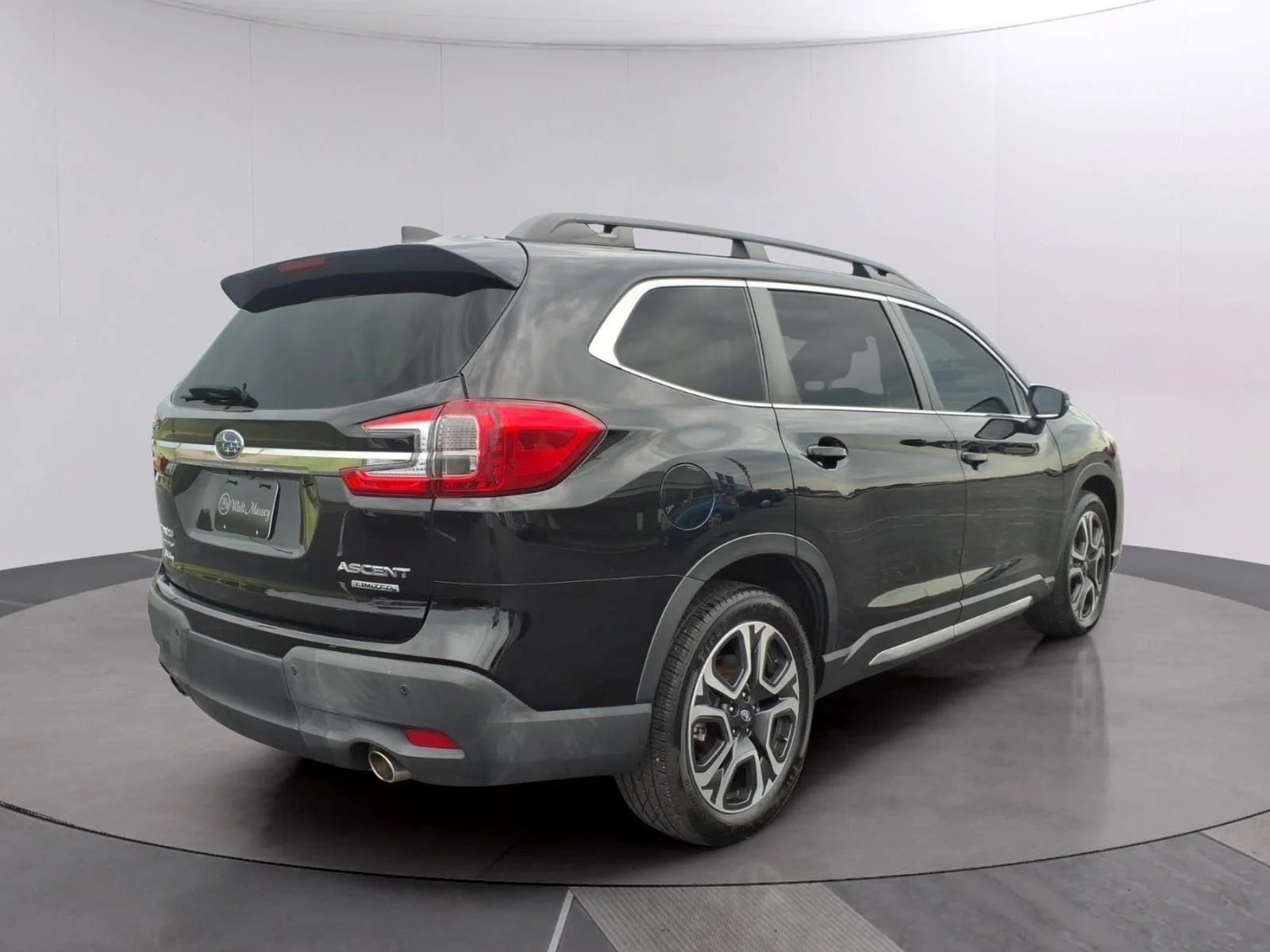 Used 2023 Crystal Black Silica Subaru Limited image 5