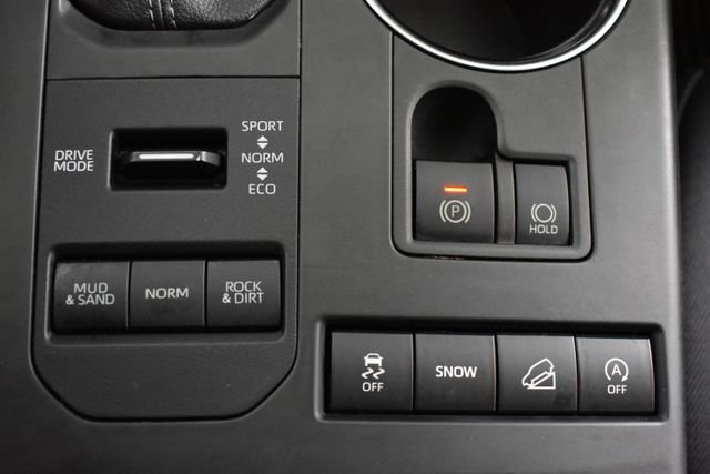 2022 Toyota Highlander LE - Photo 30