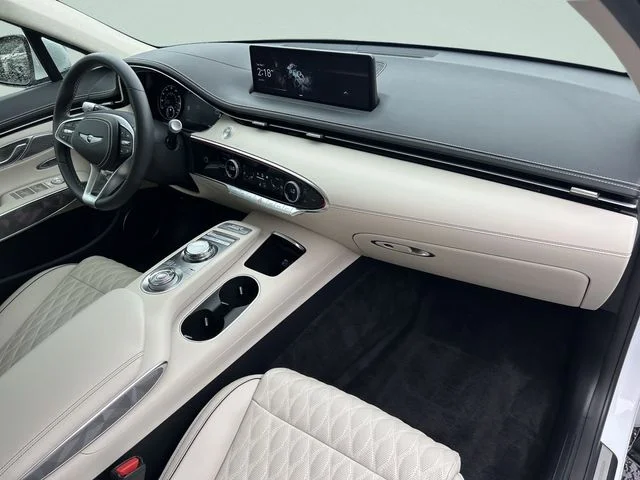 Used 2025 White Genesis 3.5T Sport image 17