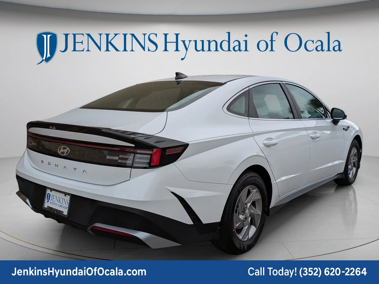 Used 2026 Serenity White Hyundai SE image 3