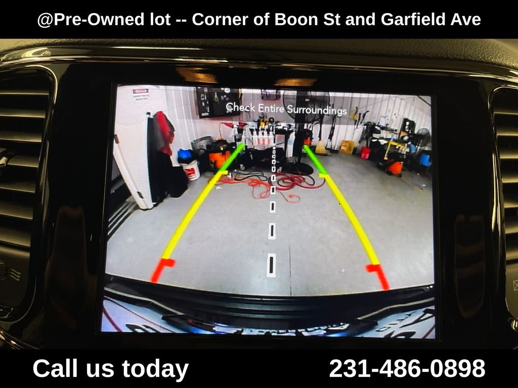 Used 2020  Jeep Laredo image 24