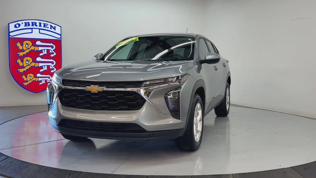 Used 2025 Sterling Gray Metallic Chevrolet LS image 9