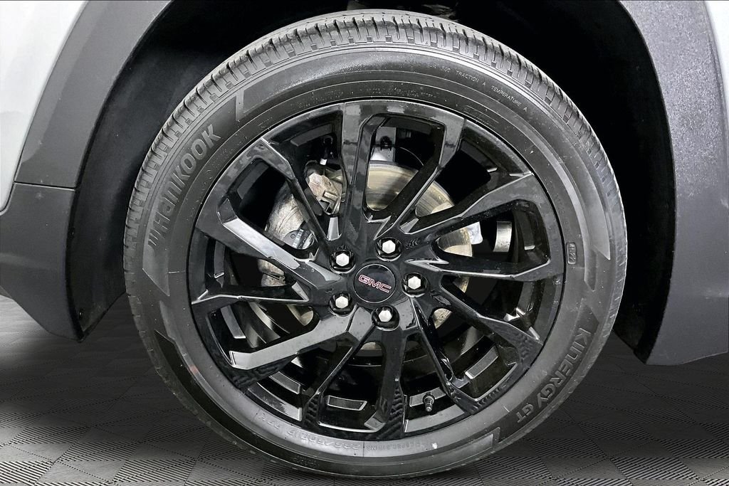 Used 2023 Silver GMC SLE image 31