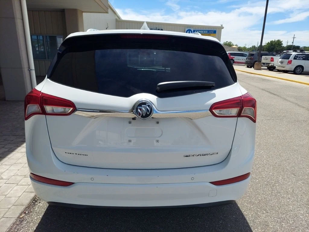 Used 2019 White Buick Essence image 6