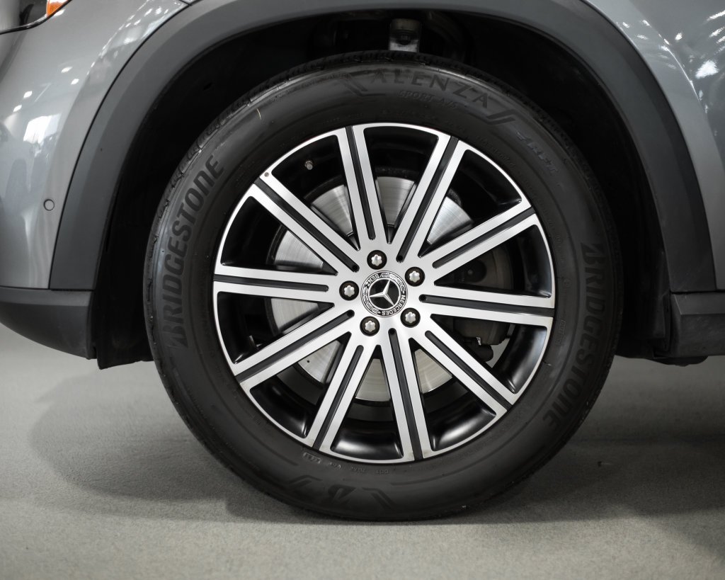Certified Used 2025  Mercedes-Benz GLE 450e image 4