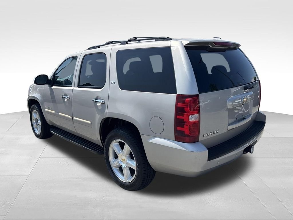 Used 2008 Silver Chevrolet LTZ image 3