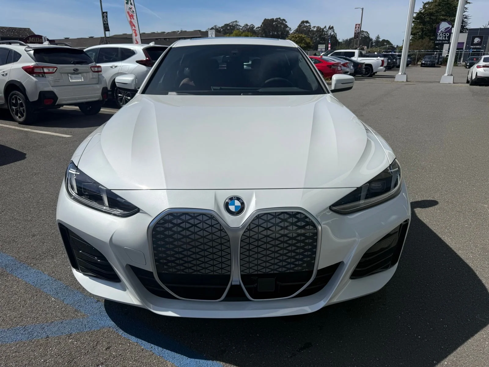 New 2026 Mineral White Metallic BMW xDrive40 image 2