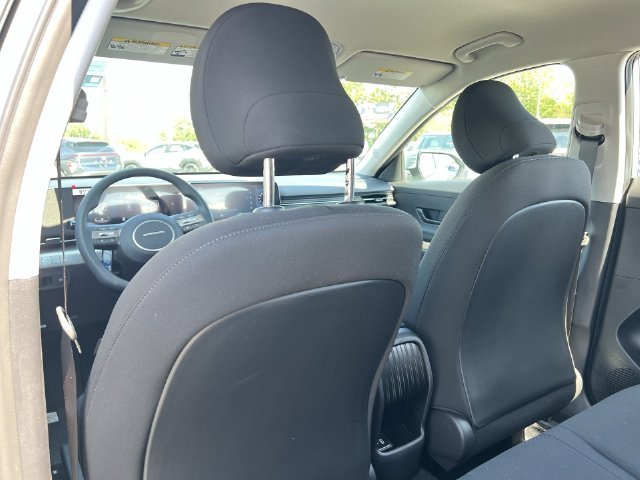 Used 2027 Green Hyundai SE image 30