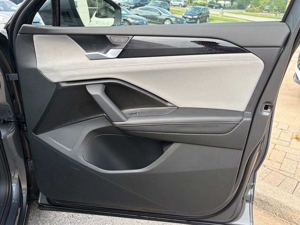New 2026 Platinum Gray Metallic Volkswagen 2.0T SE image 15