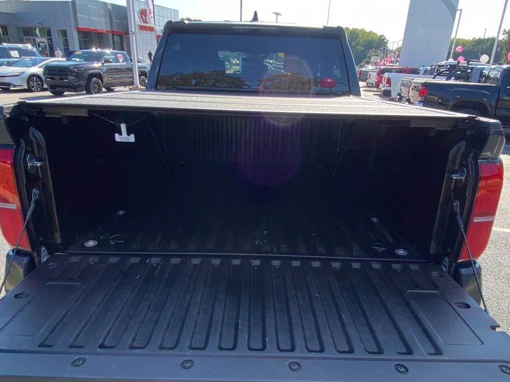Used 2025  Toyota SR5 image 10